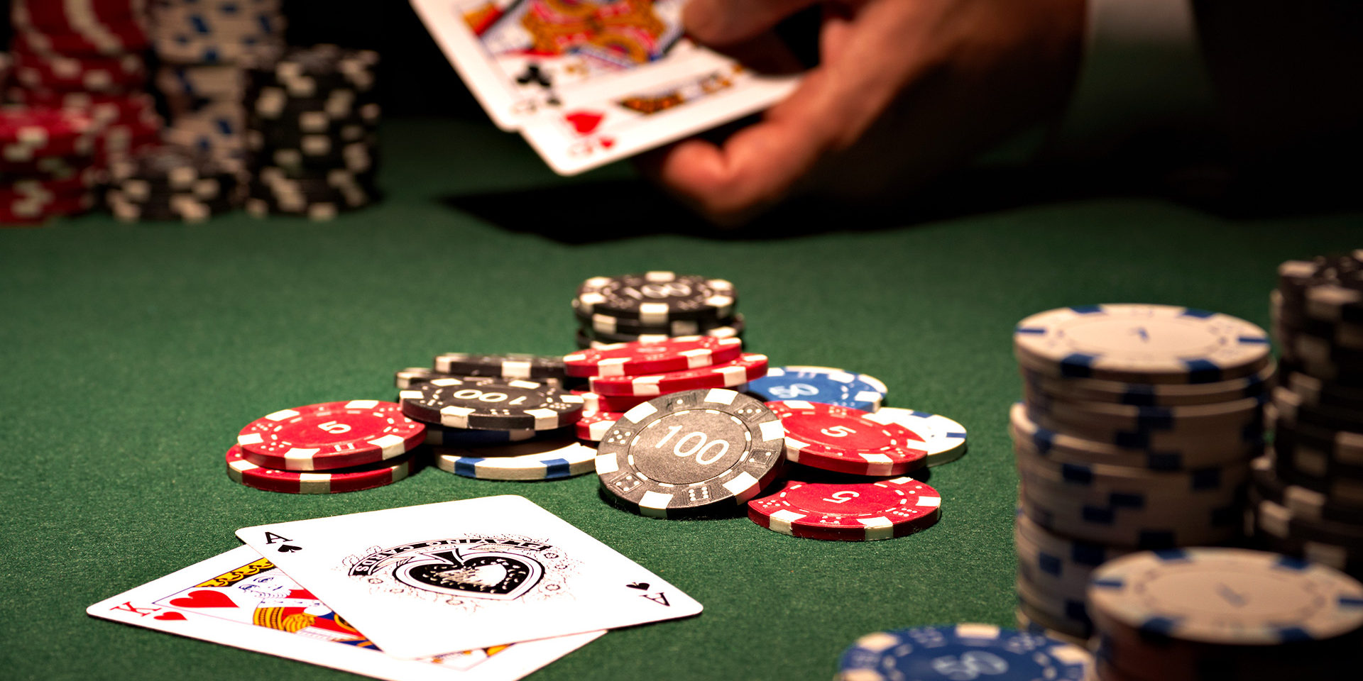 Winning Moves: Online Poker Betting Strategies Demystified