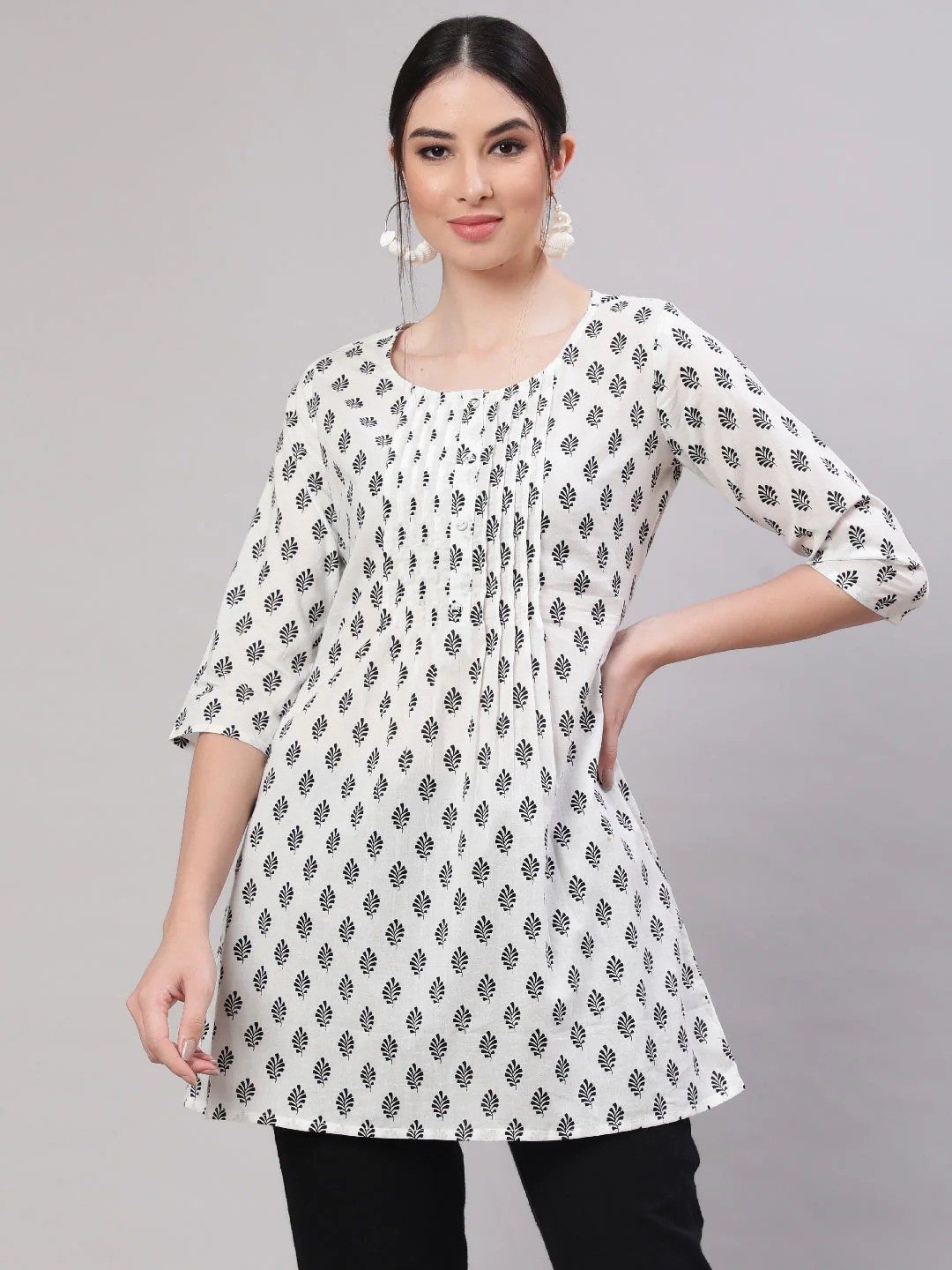 Fashionable Finds: Buy Tunics Online in India