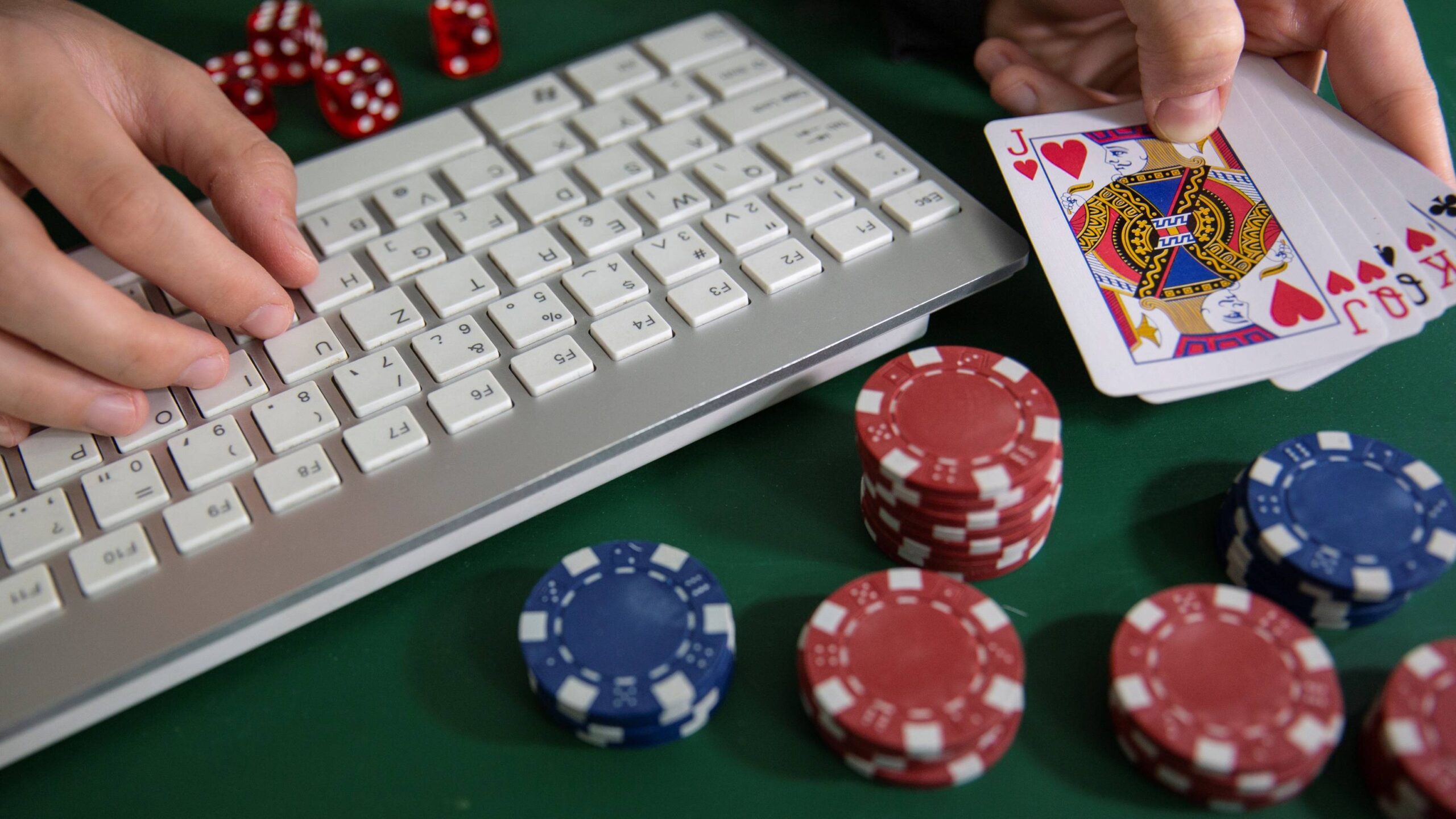 The Digital Dice Roll: Inside the World of Online Gambling Enthusiasts